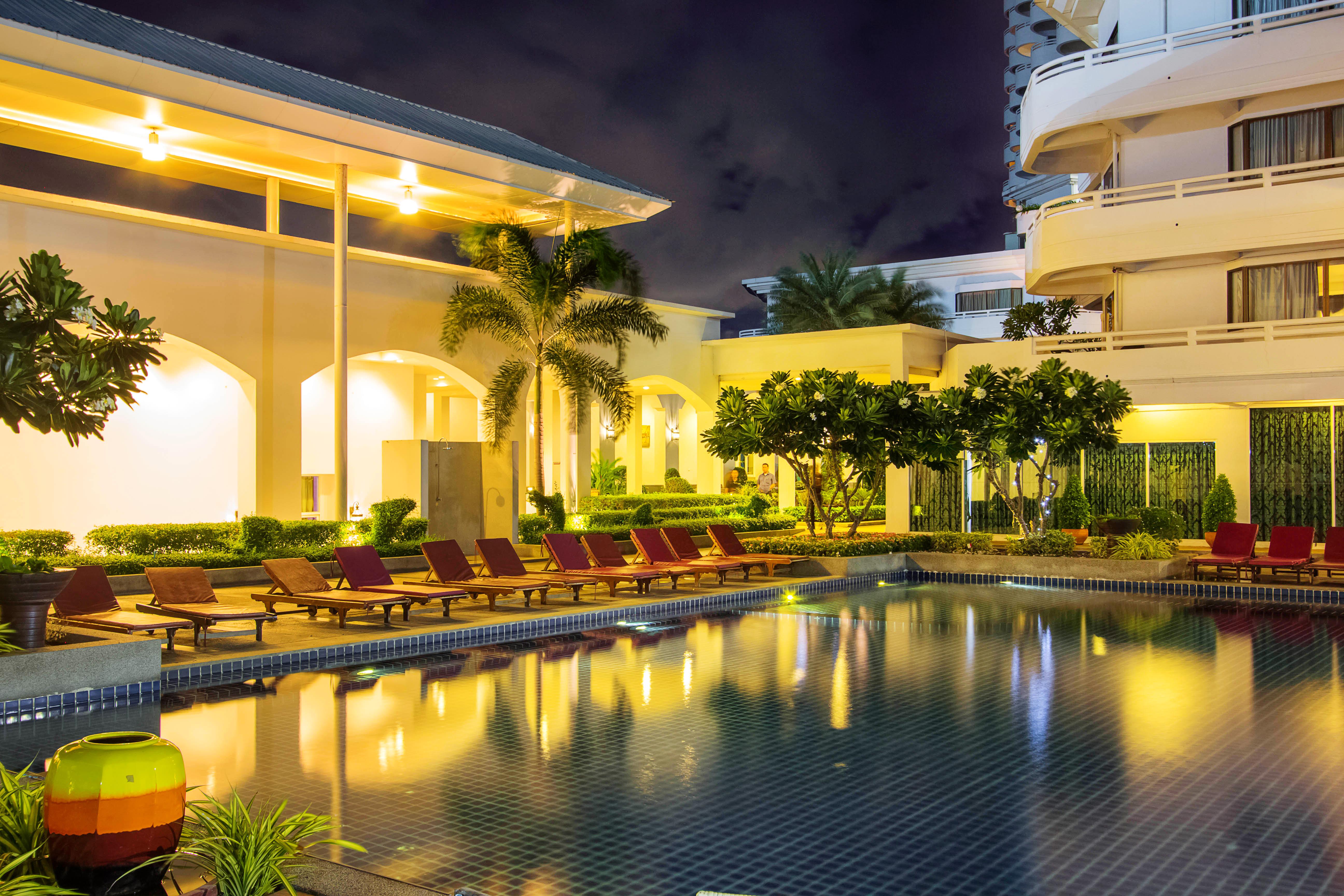 D Varee Jomtien Beach, Pattaya Eksteriør bilde The Royal Paradise Hotel and Spa