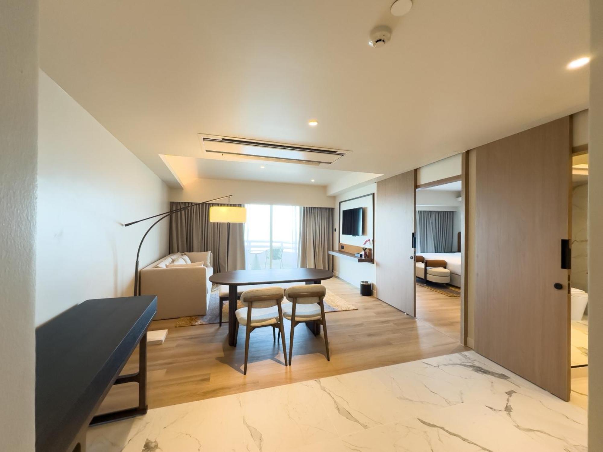 D Varee Jomtien Beach, Pattaya Eksteriør bilde A suite at the hotel