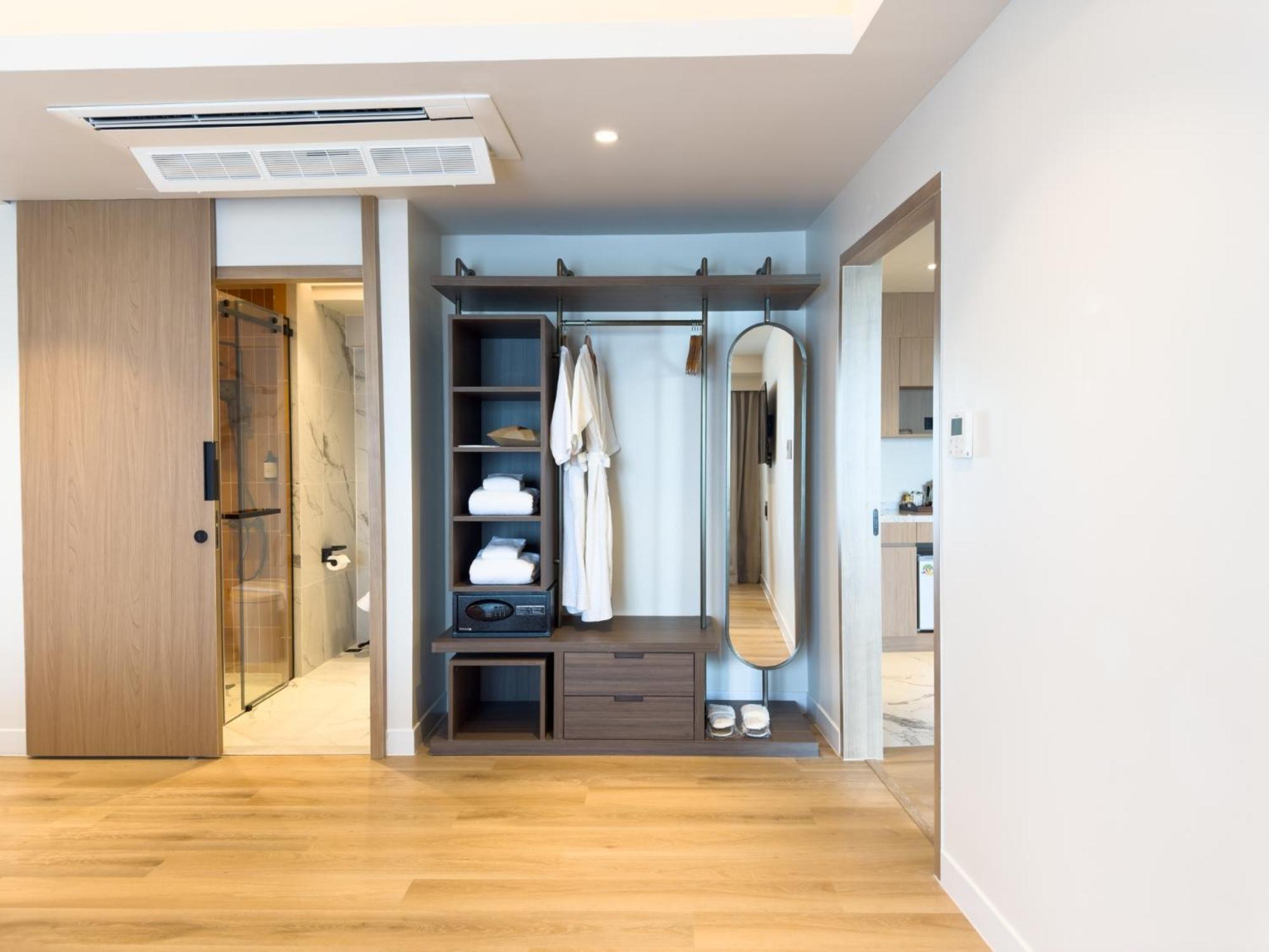 D Varee Jomtien Beach, Pattaya Eksteriør bilde A walk-in closet