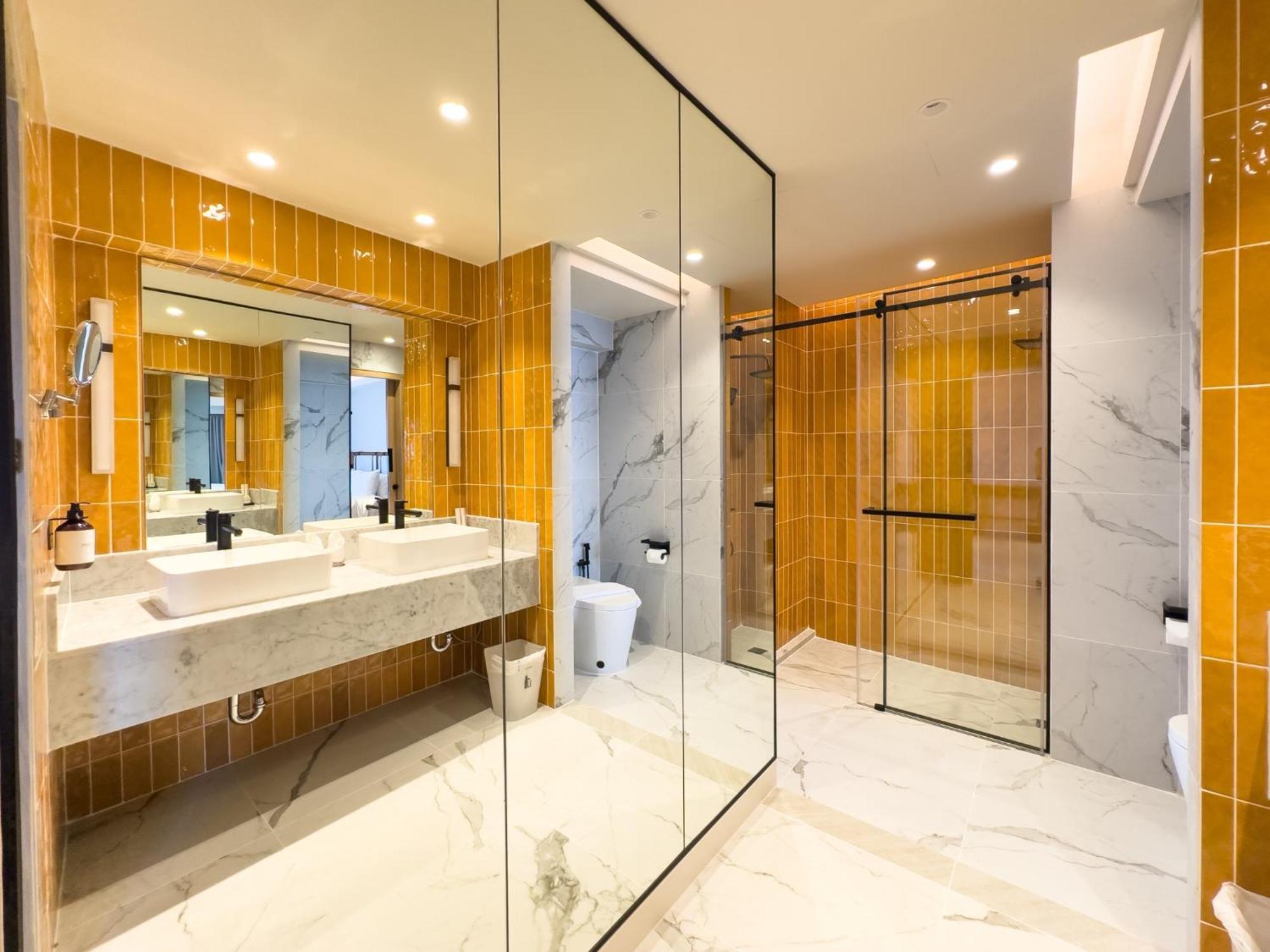 D Varee Jomtien Beach, Pattaya Eksteriør bilde Bathroom